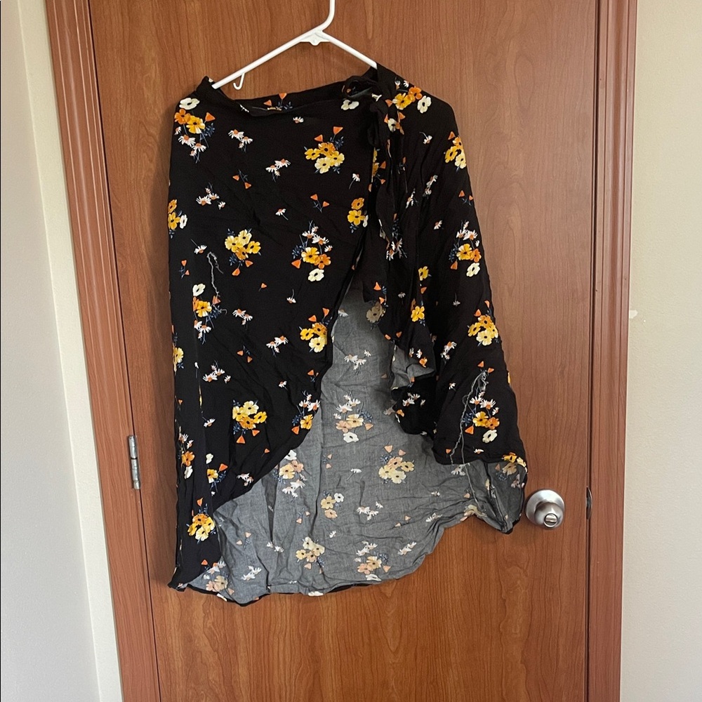 H&M Black and Yellow Floral Midi Skirt